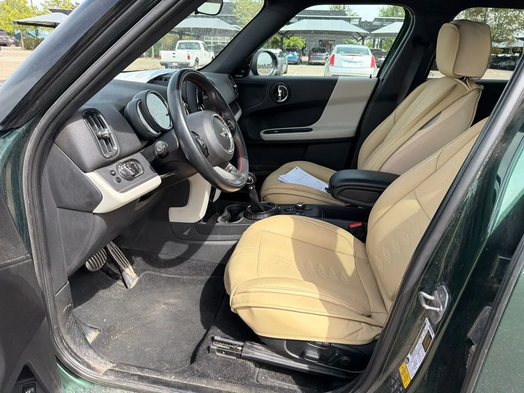 Used 2017 Green MINI  image 10