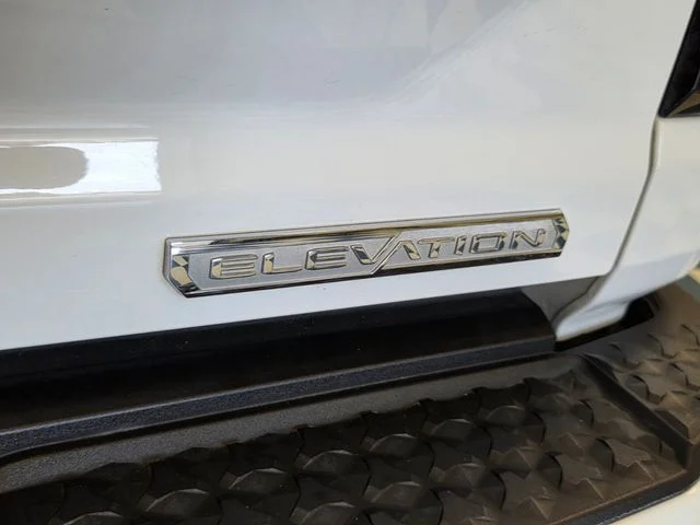 Used 2024 White GMC Elevation image 7