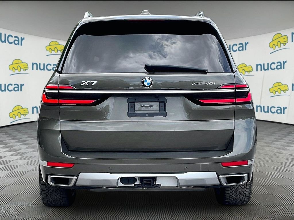 Used 2024 Green BMW xDrive40i image 5