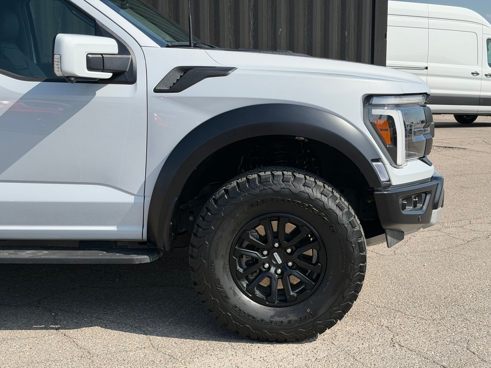 Used 2025 Space White Metallic Ford Raptor image 4