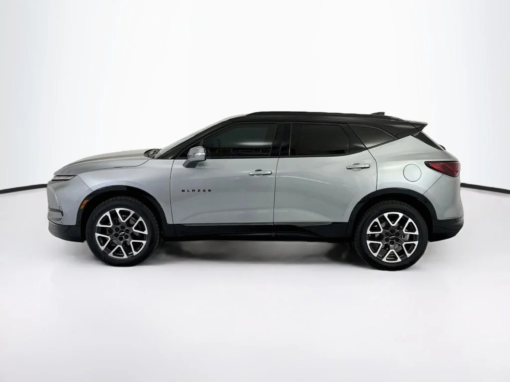 Used 2023 Gray Chevrolet RS image 8