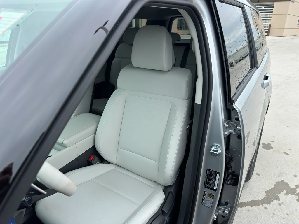 New 2026 Shimmering Silver Hyundai SE image 24