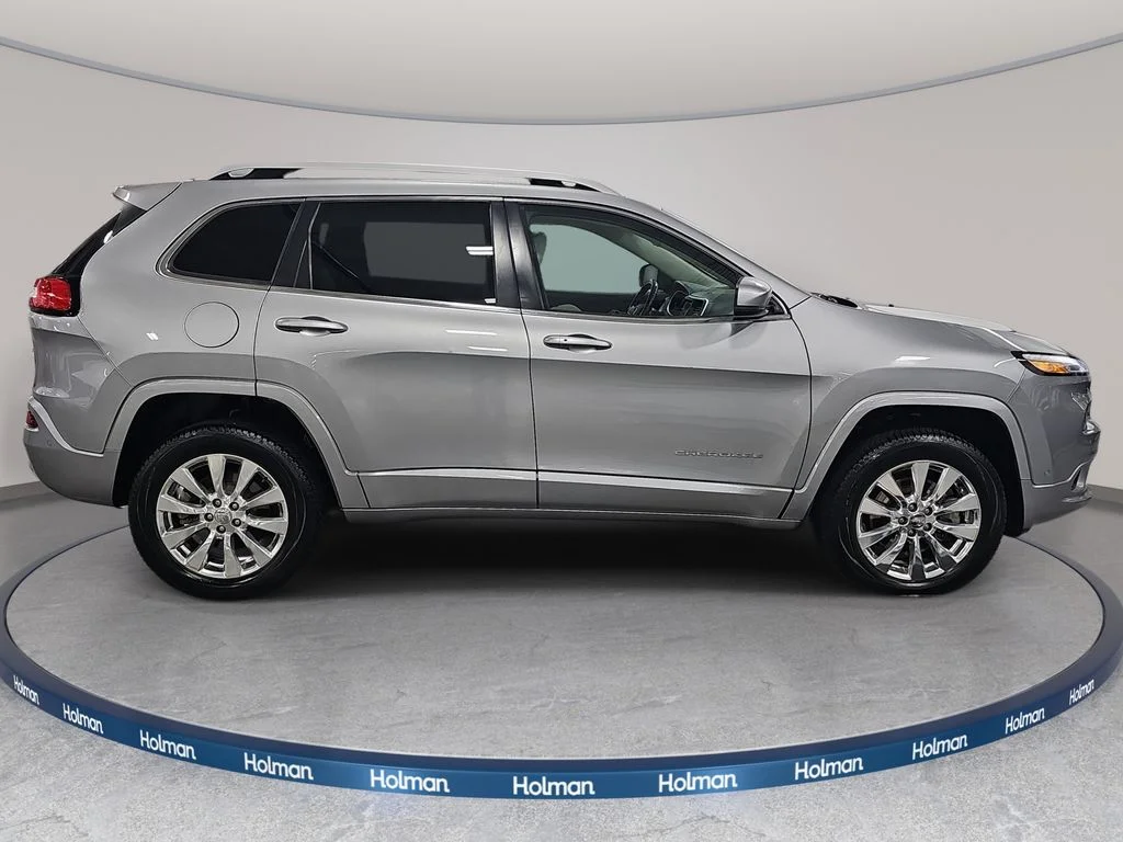 Used 2017 Silver Jeep Overland image 5