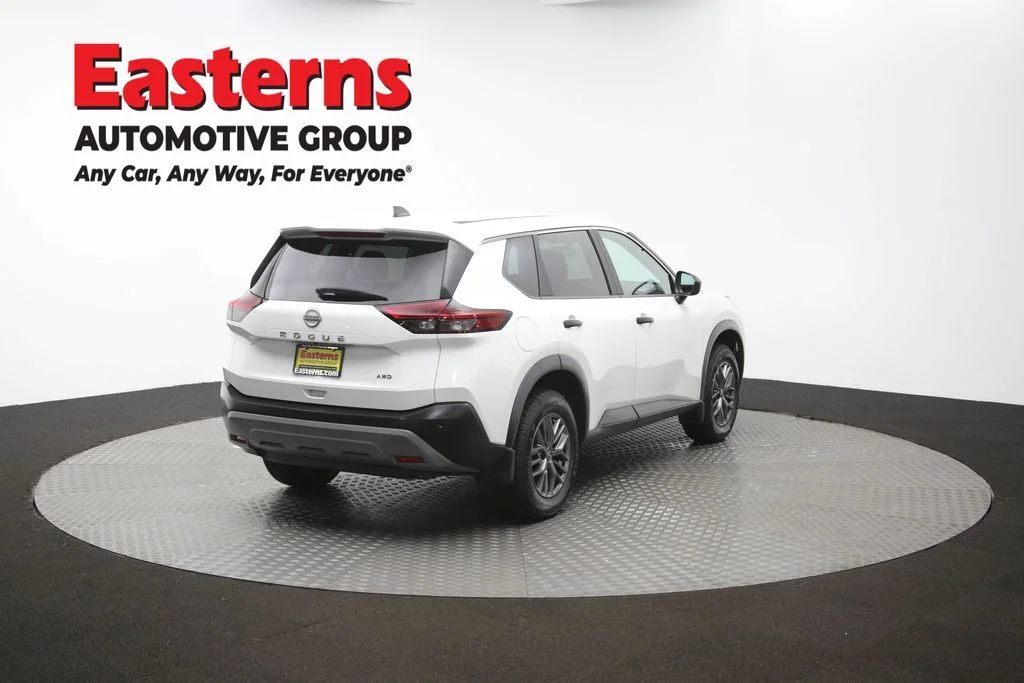 Used 2023 White Nissan S image 35