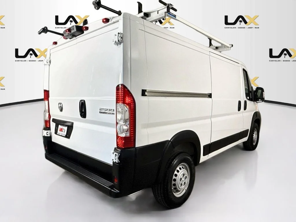 Used 2025 White Ram Base image 7