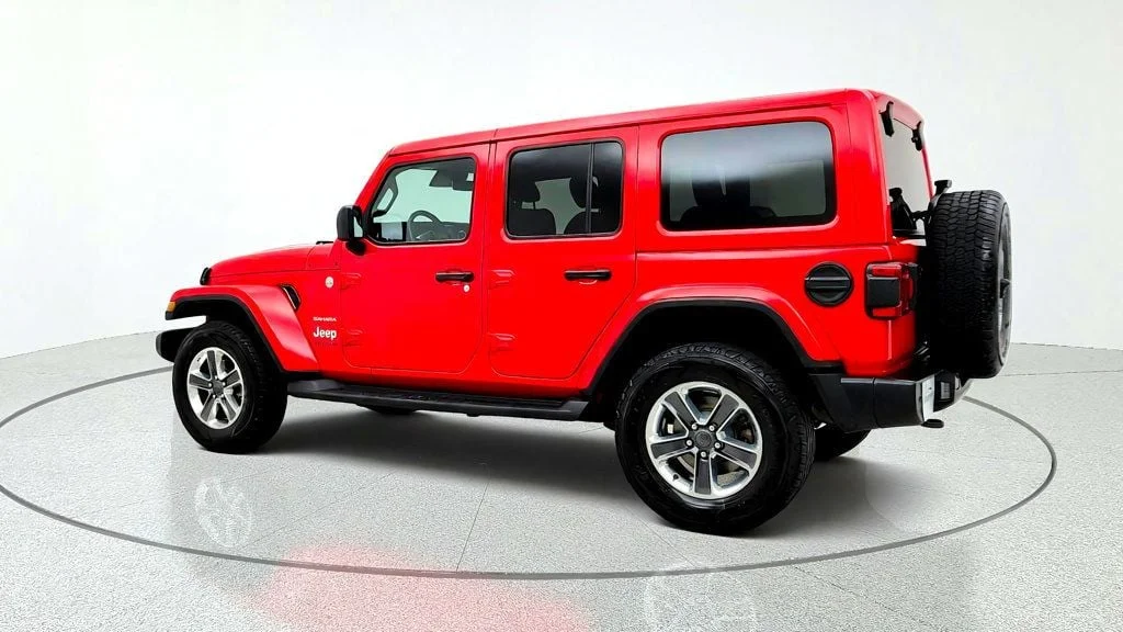 Used 2022 Firecracker Red Clearcoat Jeep Unlimited Sahara 4x4 w/ Hard Top, Selec-Trac & LED Lighting image 7