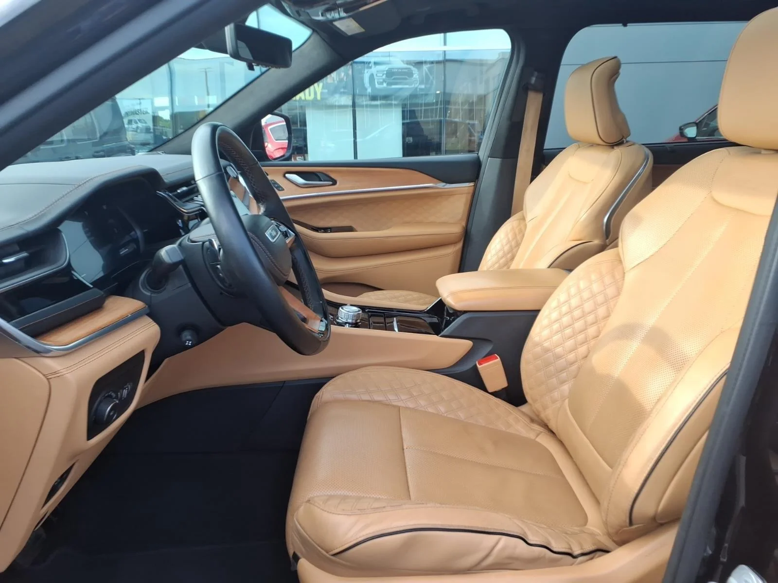 Used 2023 Diamond Black Crystal Pearlcoat Jeep Summit Reserve image 24