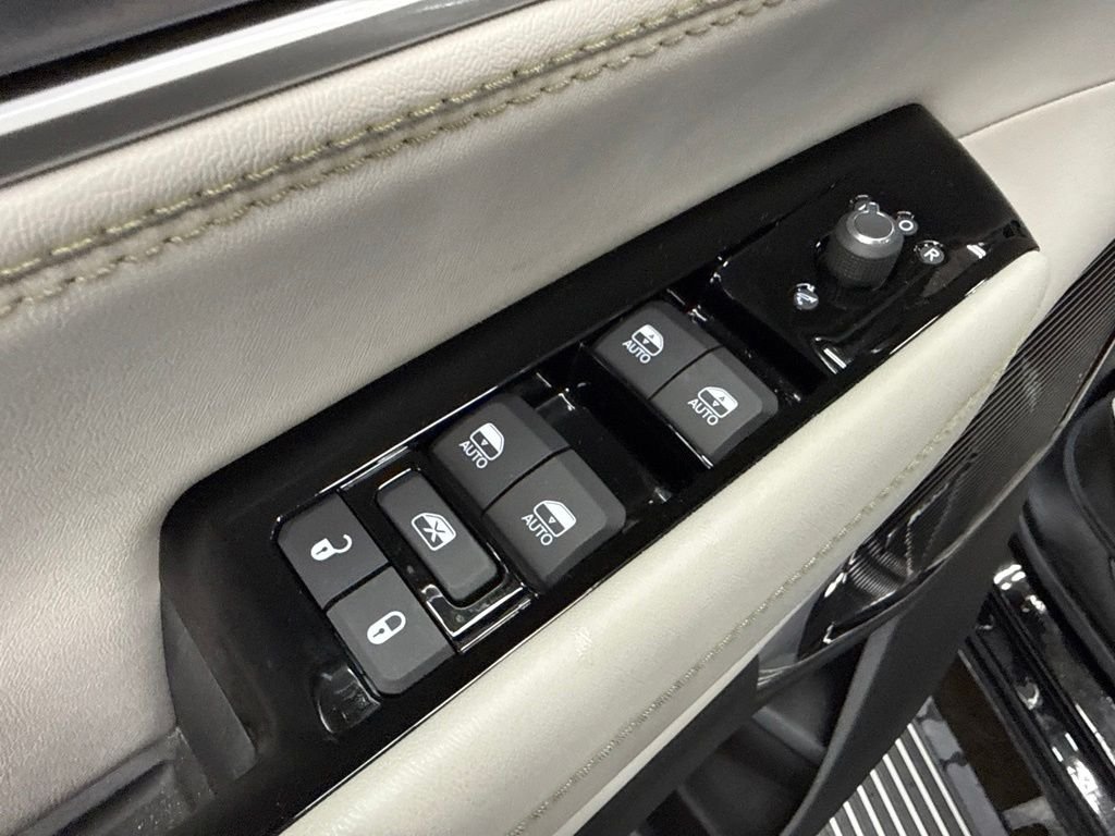 Used 2025 Black Jeep Series III image 22