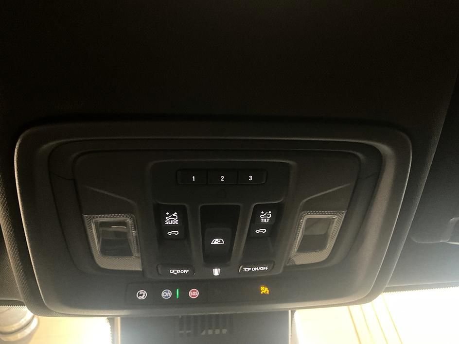 Used 2022 Black Chevrolet High Country image 29