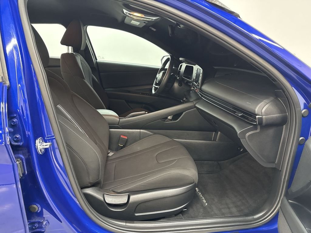 Used 2025 Intense Blue Hyundai SEL Sport image 17