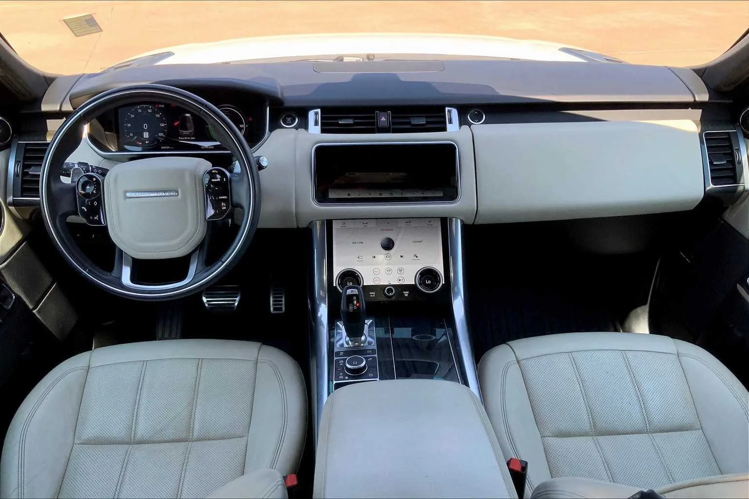 Used 2021 Fuji White Land Rover HSE Silver Edition image 30