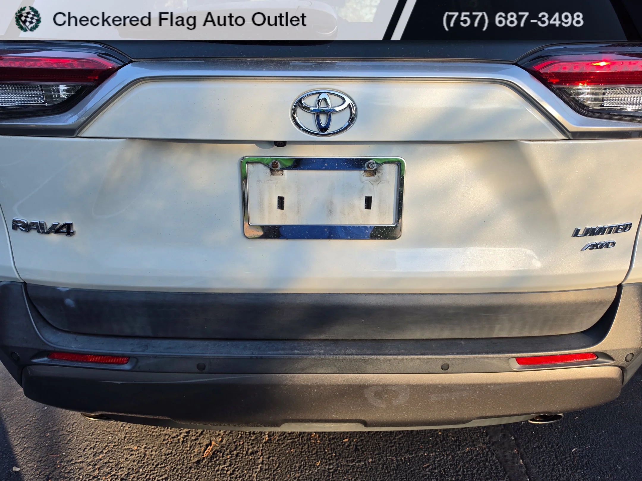Used 2019 Blizzard Pearl Toyota Limited image 7