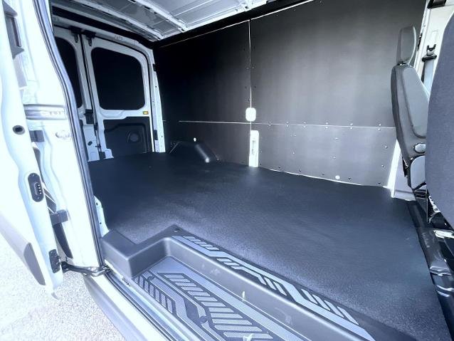 New 2026 Oxford White Ford XL image 23