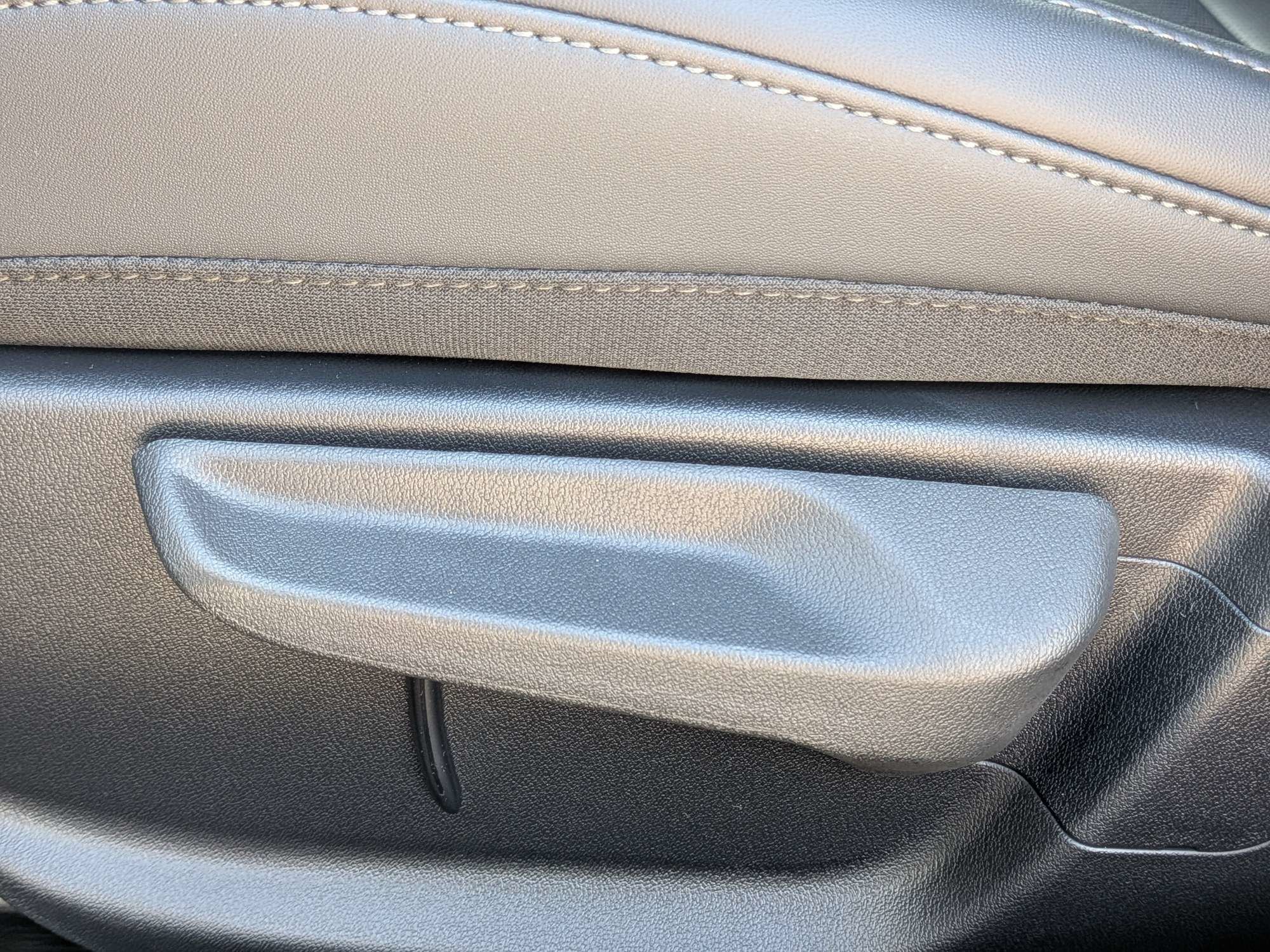 New 2026 Interstellar Gray Kia EX image 25