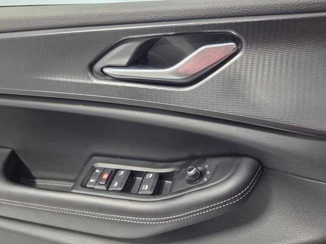 Used 2025 Red Jeep Altitude image 30