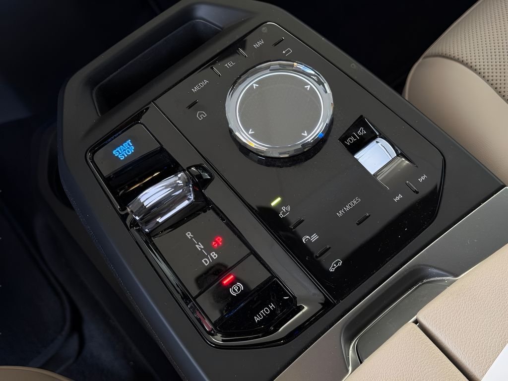 Certified Used 2025 Gray BMW M60 image 19