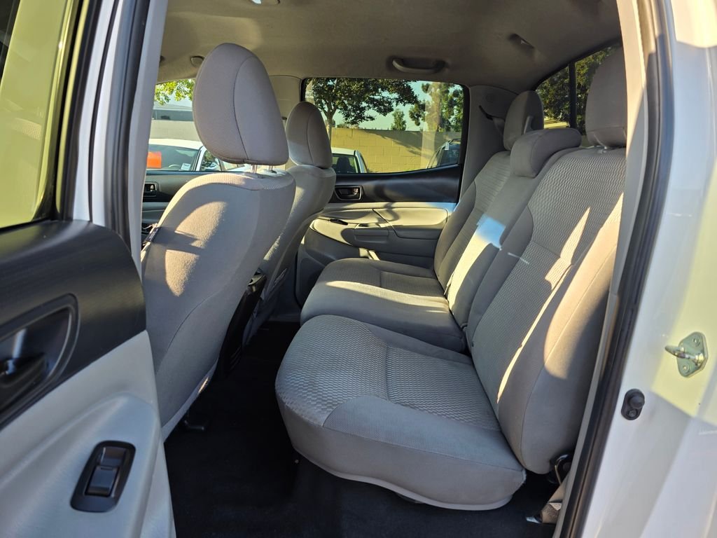2015 Toyota Tacoma PreRunner - Photo 16