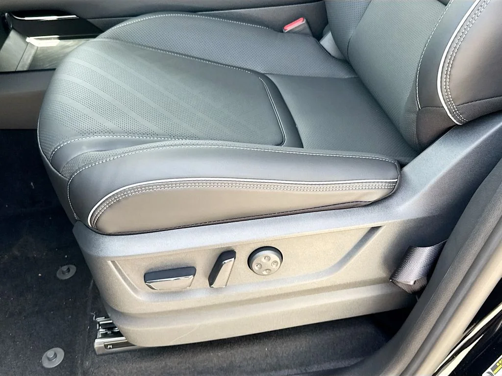 New 2027 BLACK OBSIDIAN INFINITI Luxe 2WD image 20