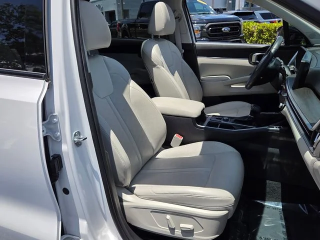 Used 2024 White Pearl Kia X-Line EX image 18