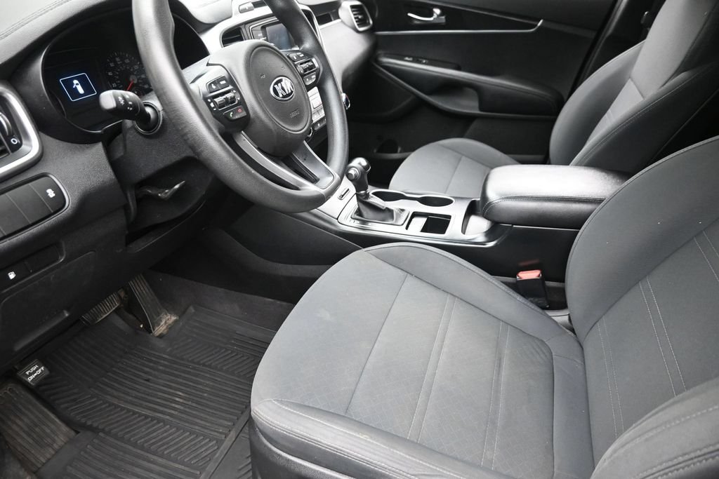 Used 2016 Silver Kia LX image 16