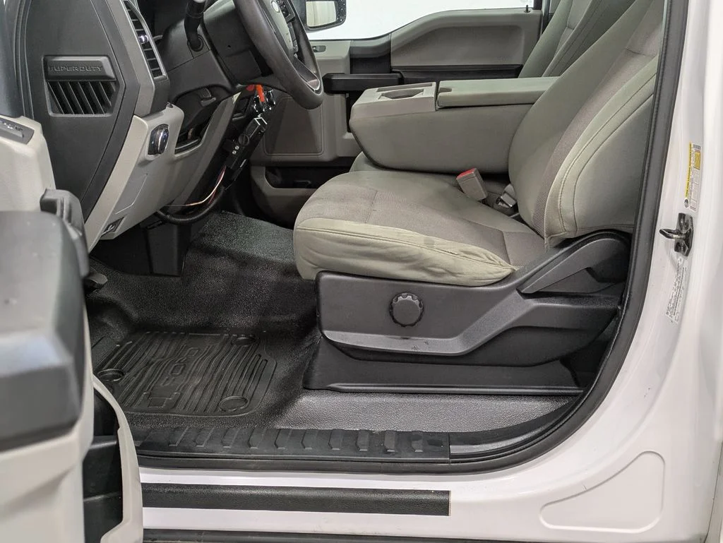 Used 2019 White Ford XL image 6