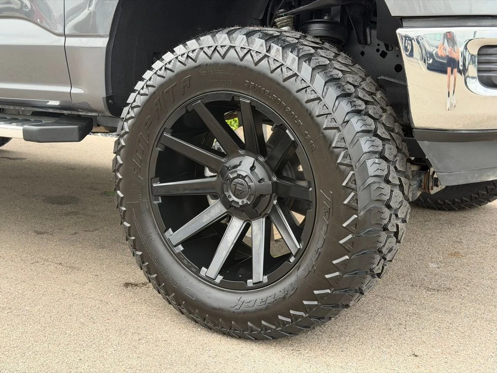 Used 2025 Gray Ford XLT image 26