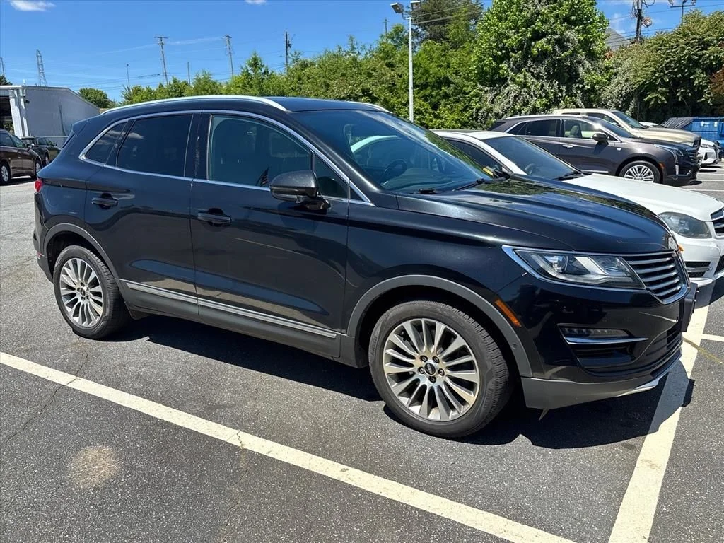 Used 2017 Black Lincoln Reserve image 5