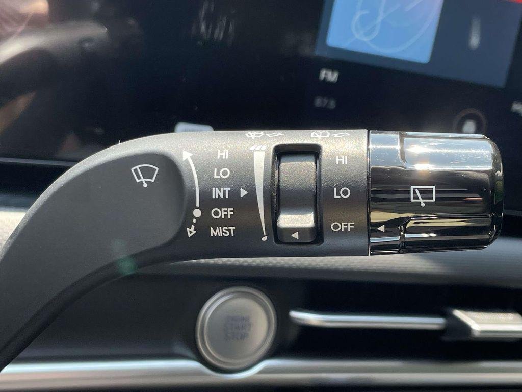 New 2026 White Hyundai SEL AWD image 24