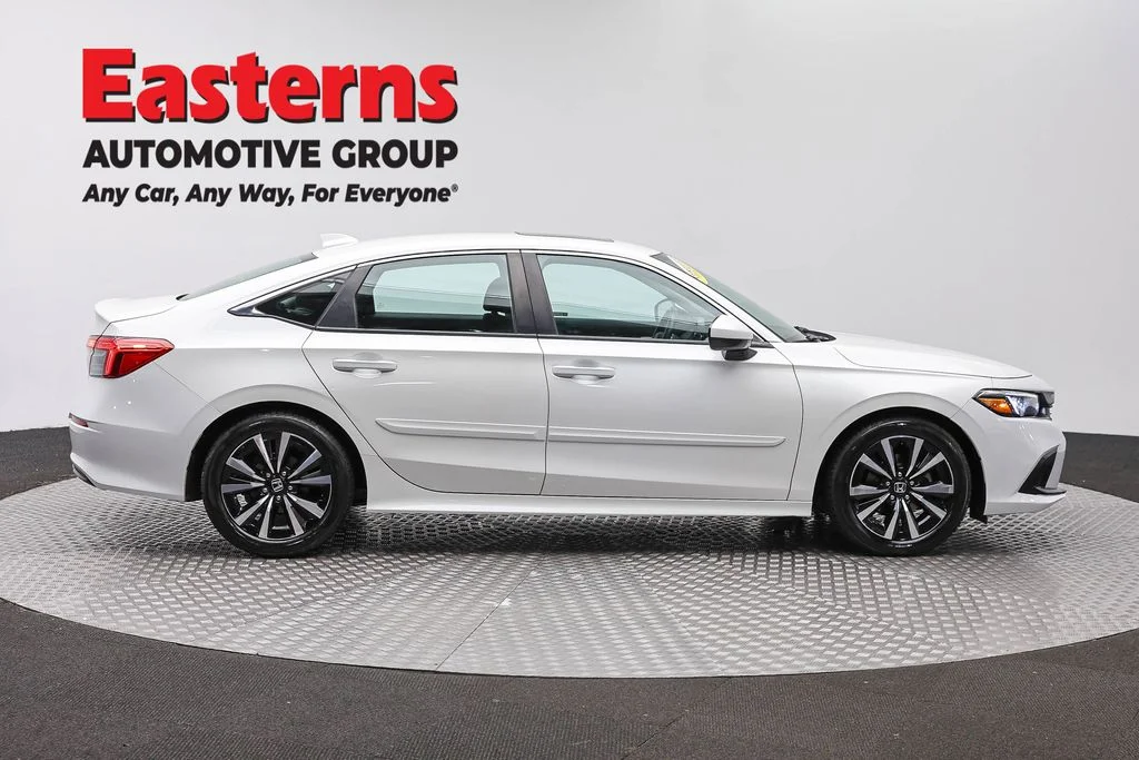 Used 2024 White Honda EX image 4