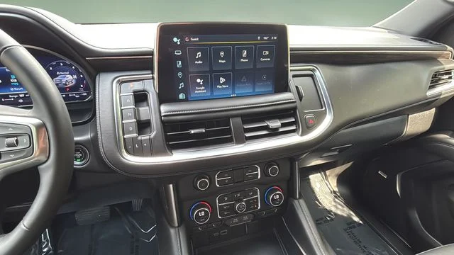 Used 2023 Gray Chevrolet Z71 image 25
