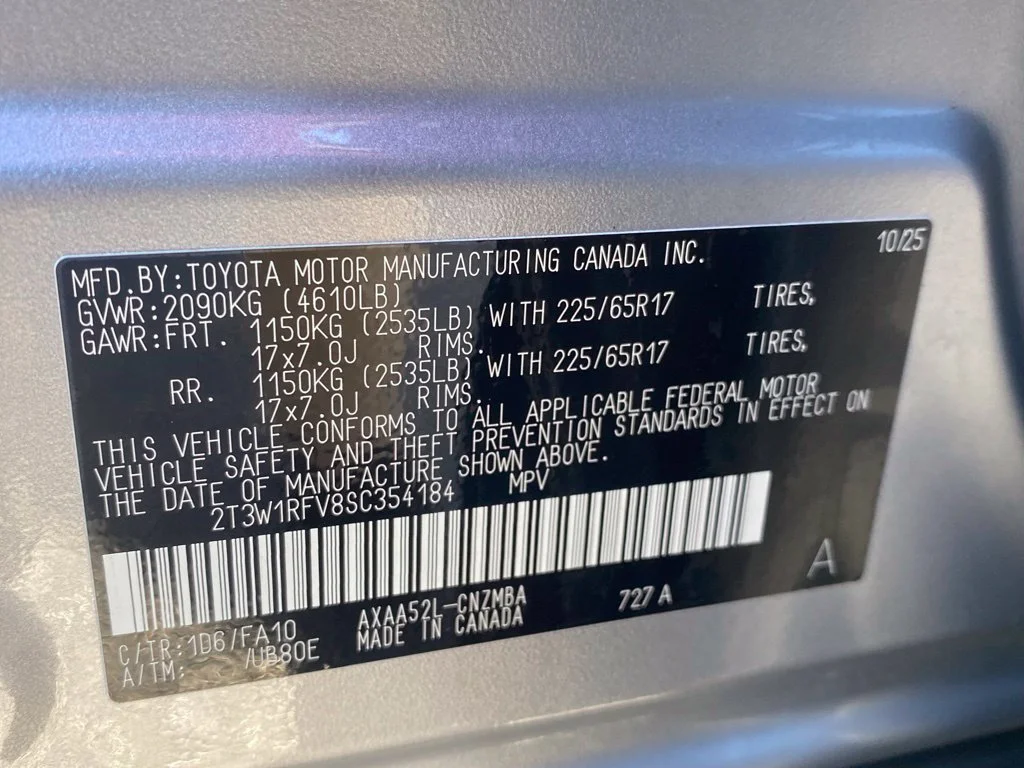 Used 2025 Silver Toyota XLE image 21