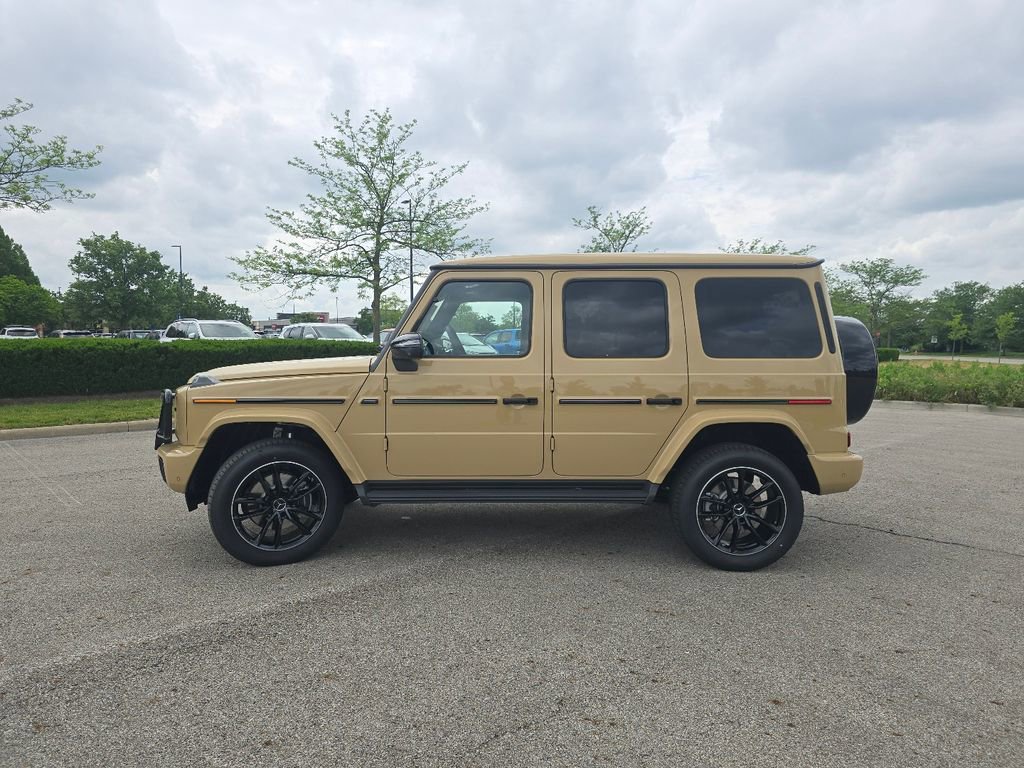 New 2026 MANUFAKTUR Desert Sand non-metallic Mercedes-Benz G 550 image 51