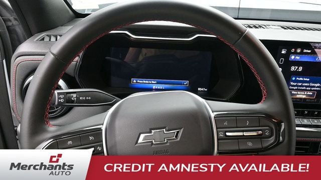 Used 2025 White Chevrolet Z71 image 19