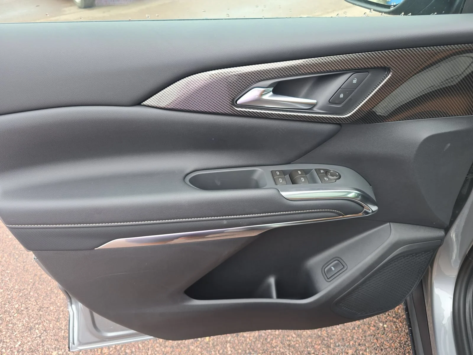 2027 Chevrolet Traverse Z71 - Photo 13