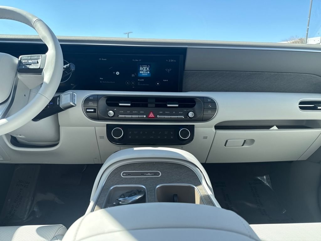 New 2026 Silver Hyundai SEL Premium image 17
