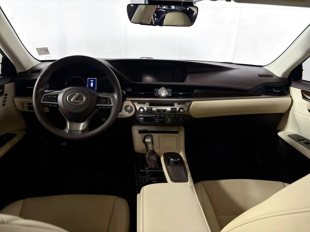 Used 2018 White Pearl Lexus 350 image 12