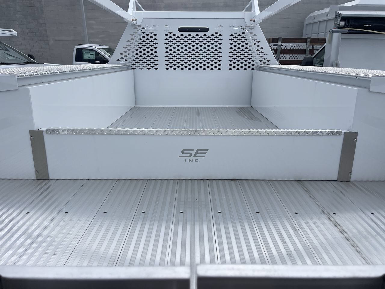 New 2026 Oxford White Ford XL image 27