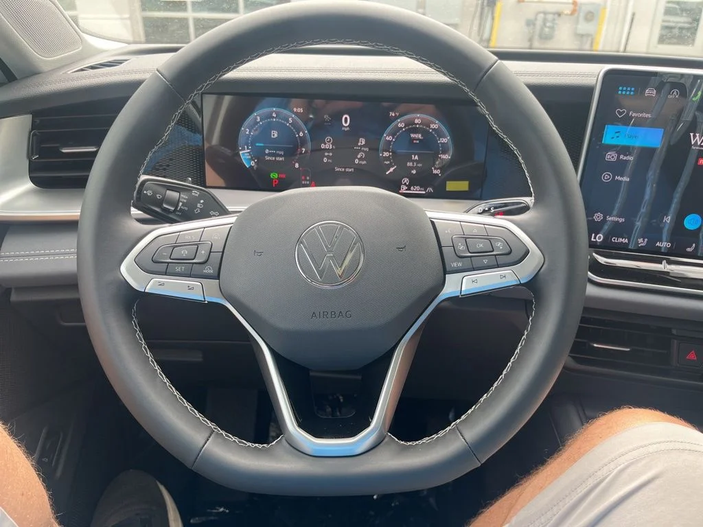 New 2026 White Volkswagen 2.0T SE image 21