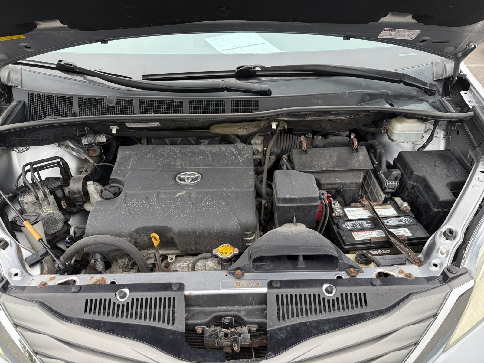 Used 2012 Silver Sky Metallic Toyota XLE image 20