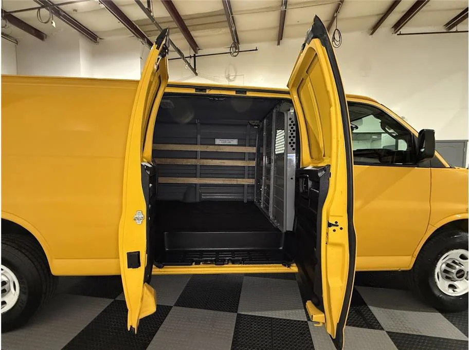 Certified Used 2018 Special Paint GMC Extended Van 3D image 19