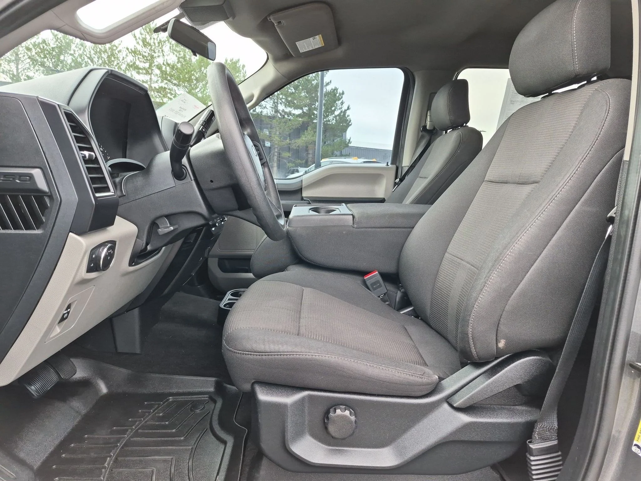 Used 2019 Magnetic Metallic Ford XL image 16