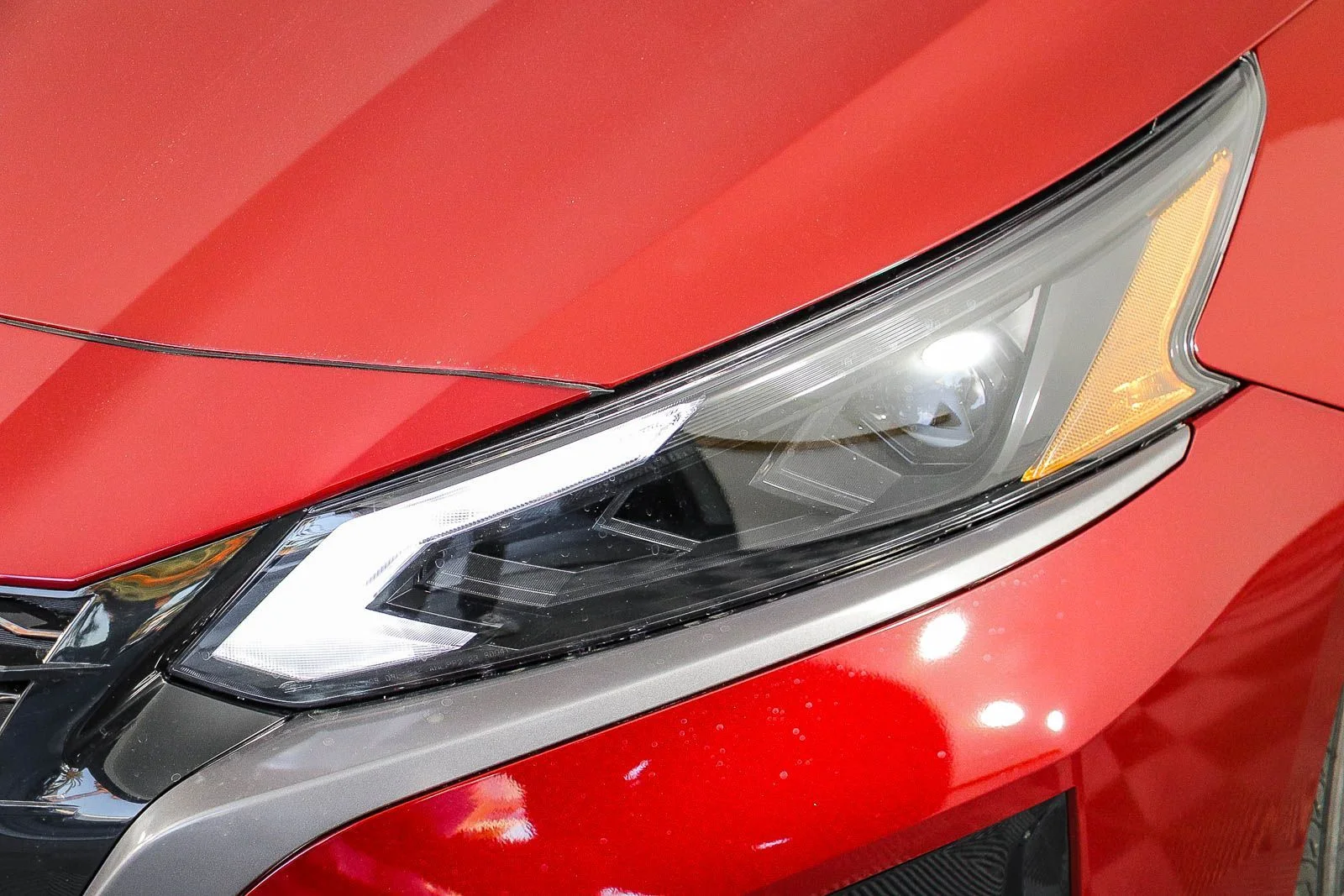 New 2026 Scarlet Ember Tintcoat Nissan SV image 4