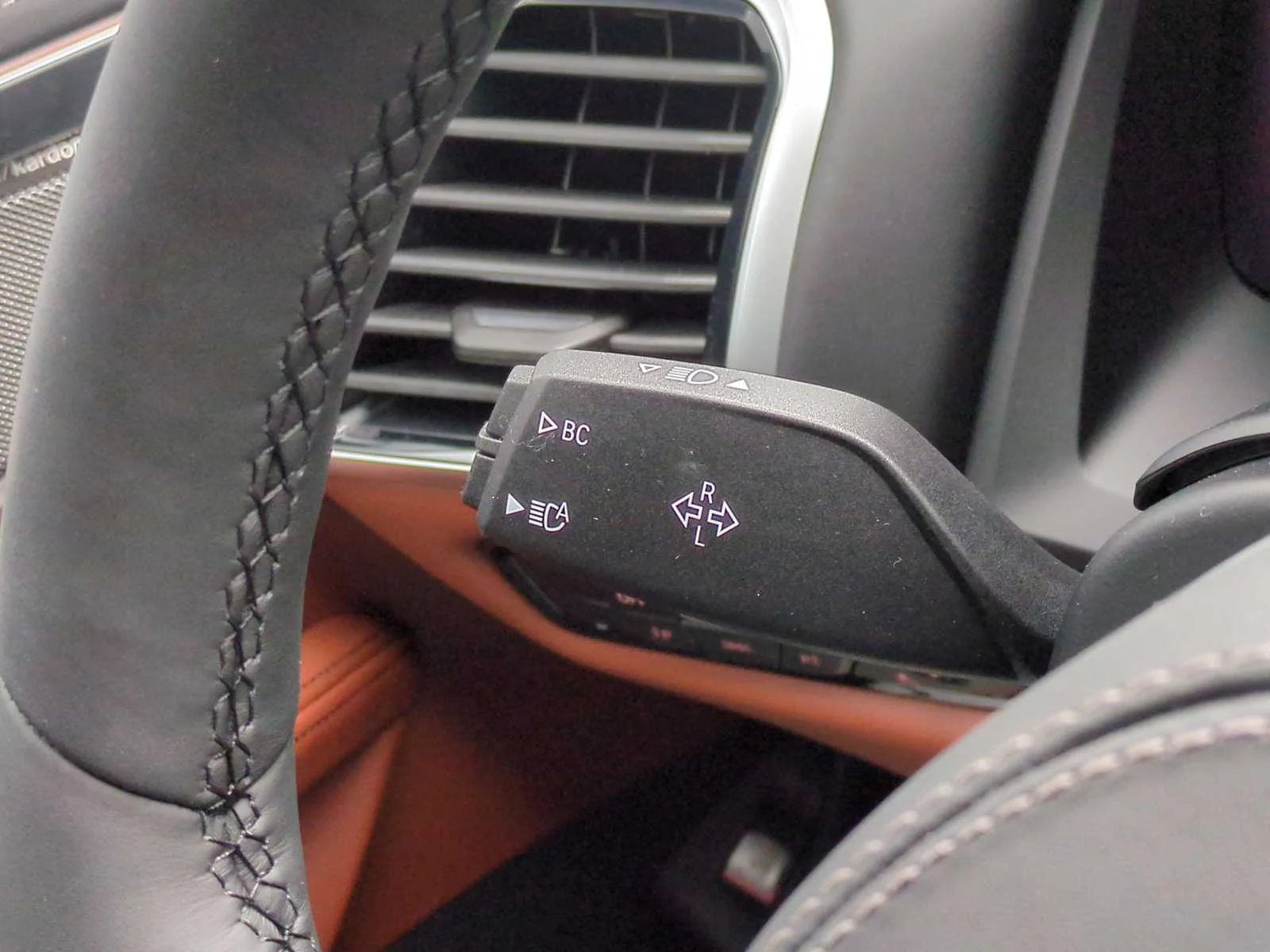 2026 BMW 8 Series 840i - Photo 28
