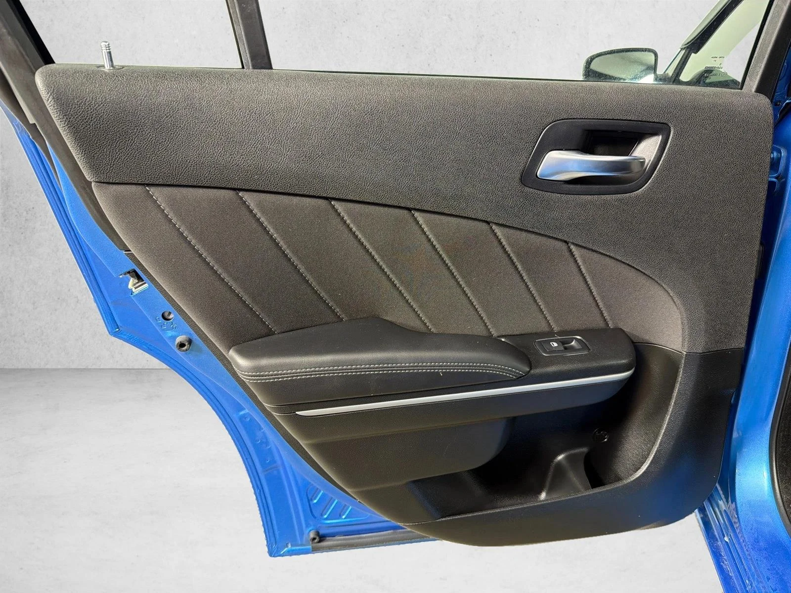 Used 2023 B5 Blue Pearlcoat Dodge SXT image 22