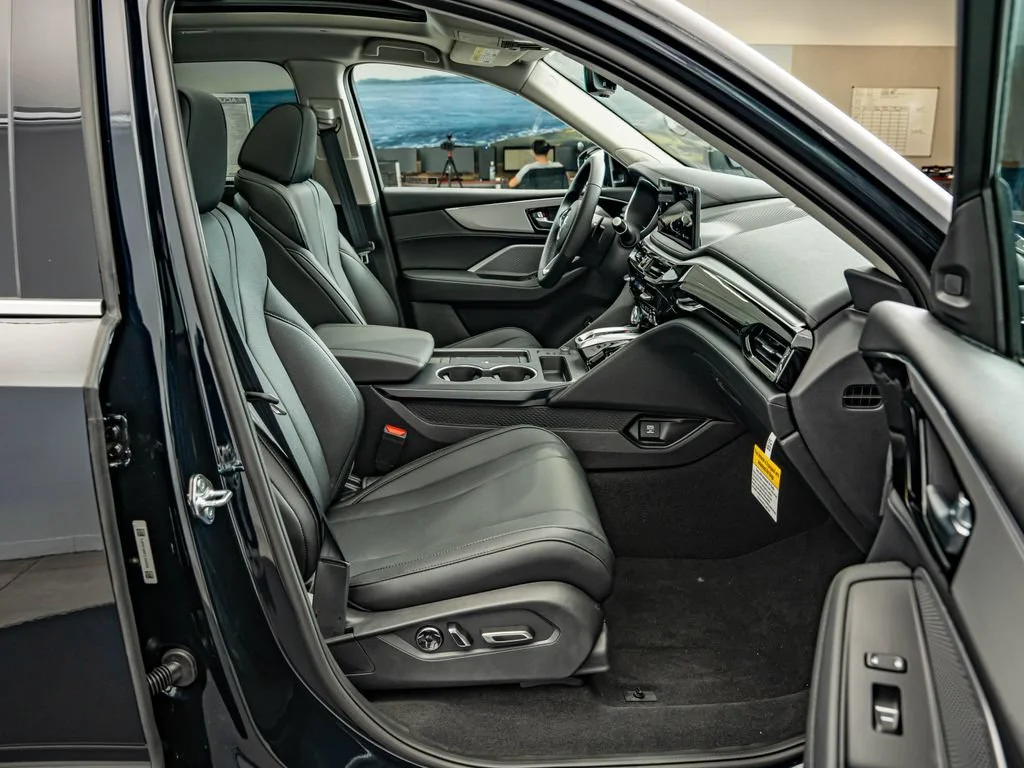 New 2026 Majestic Black Pearl Acura SH-AWD image 39