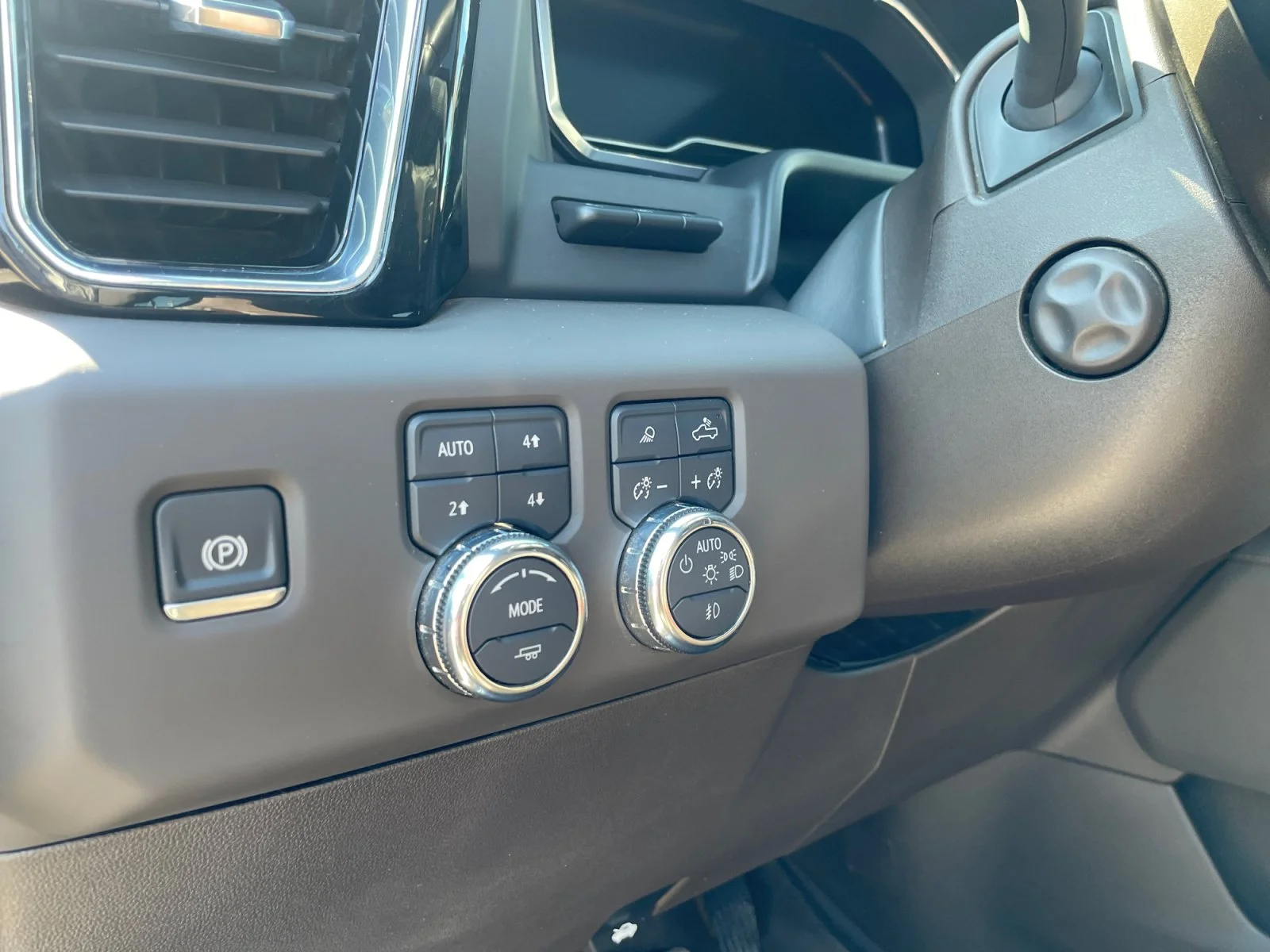 Used 2024 Gray GMC Denali Crew 3.0L Leather Sunroof Navigation 4x4 image 13