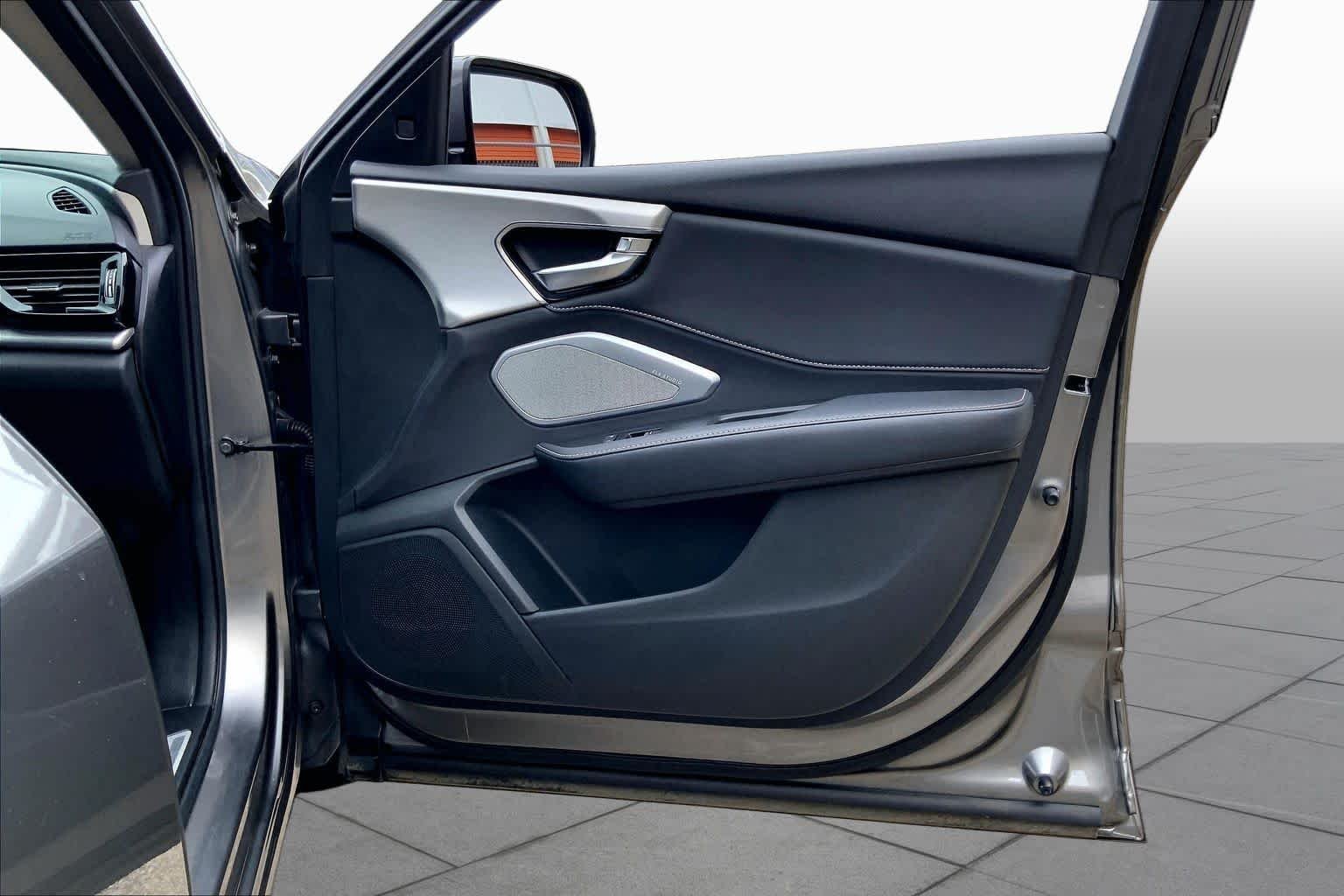 Used 2023 Liquid Carbon Metallic Acura w/Technology Package image 21