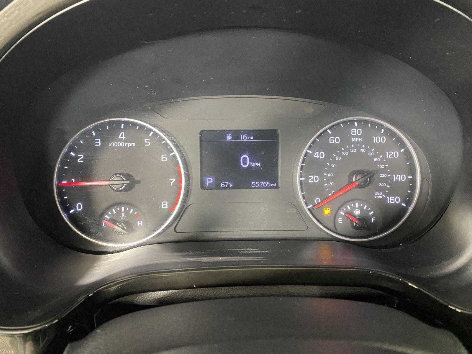 Used 2022 Clear White/Black Roof Kia S image 27