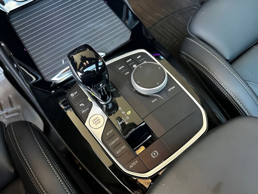 Used 2022 Black Sapphire Metallic BMW sDrive30i image 19