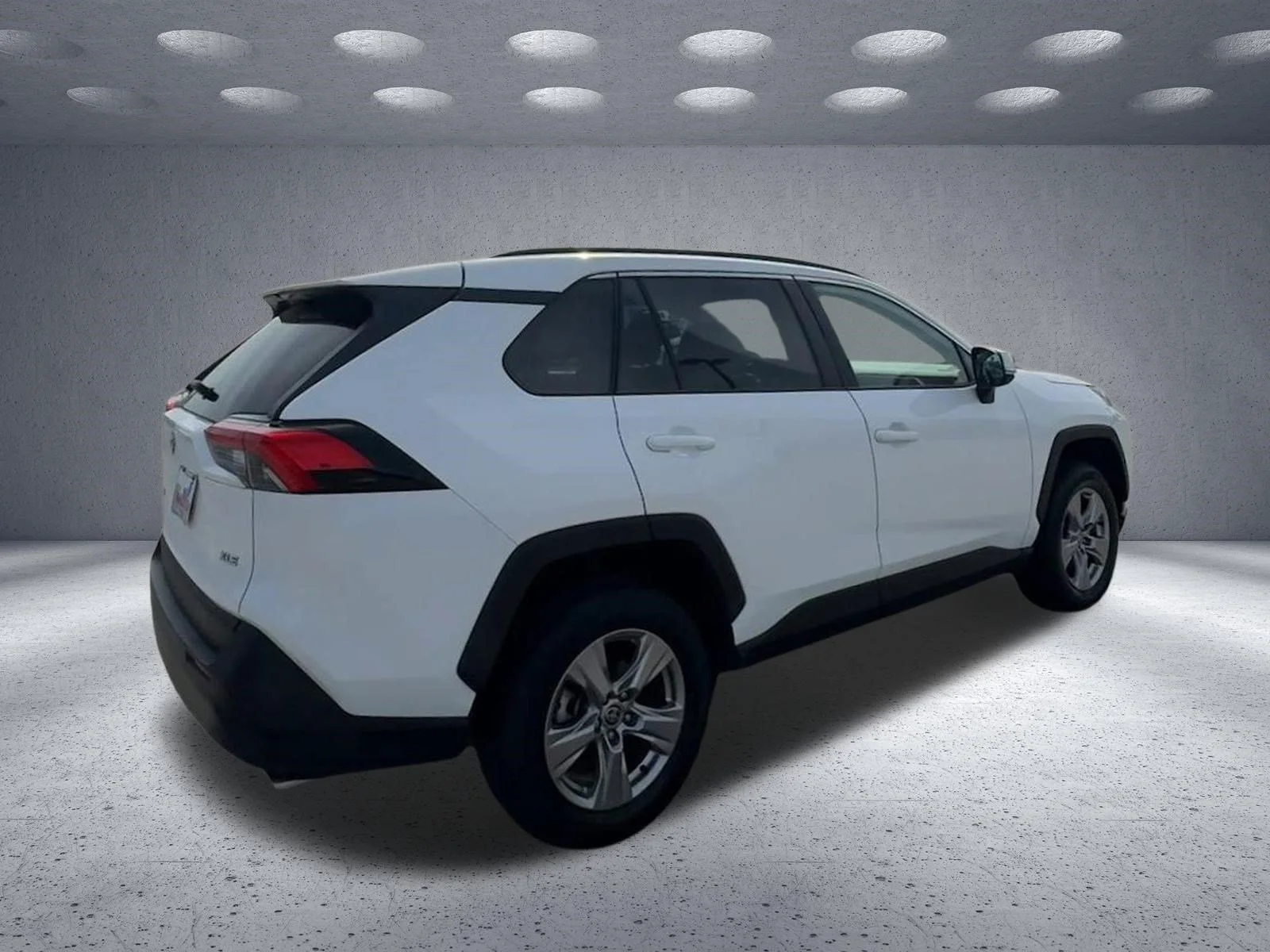 Used 2023 Ice Cap Toyota XLE image 7